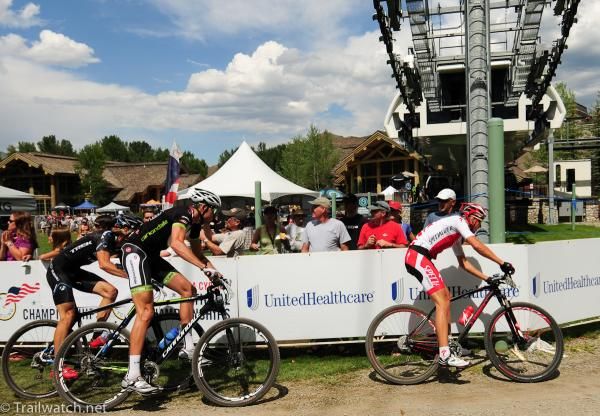 Todd Wells (Specialized) takes control of the race from the starting gun