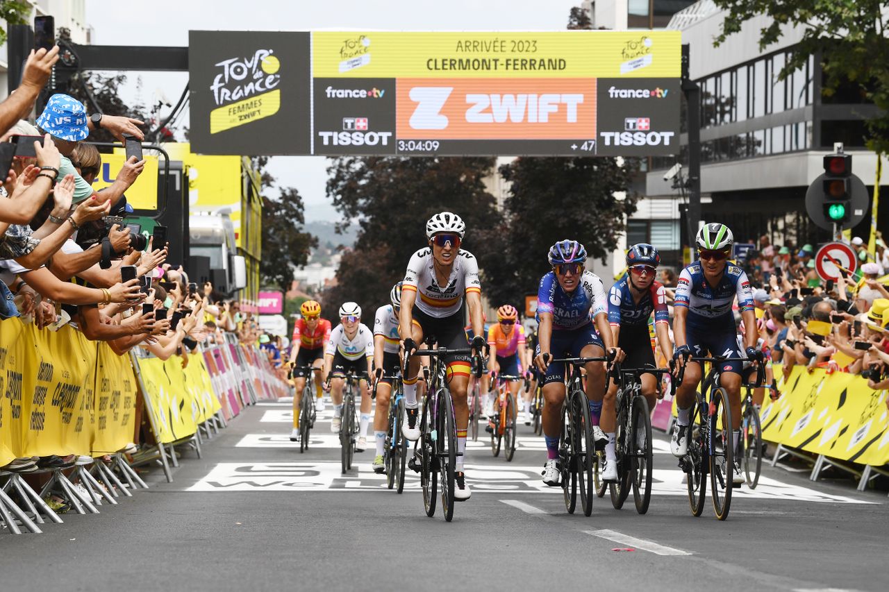 The chase group at the Tour de France Femmes 2023