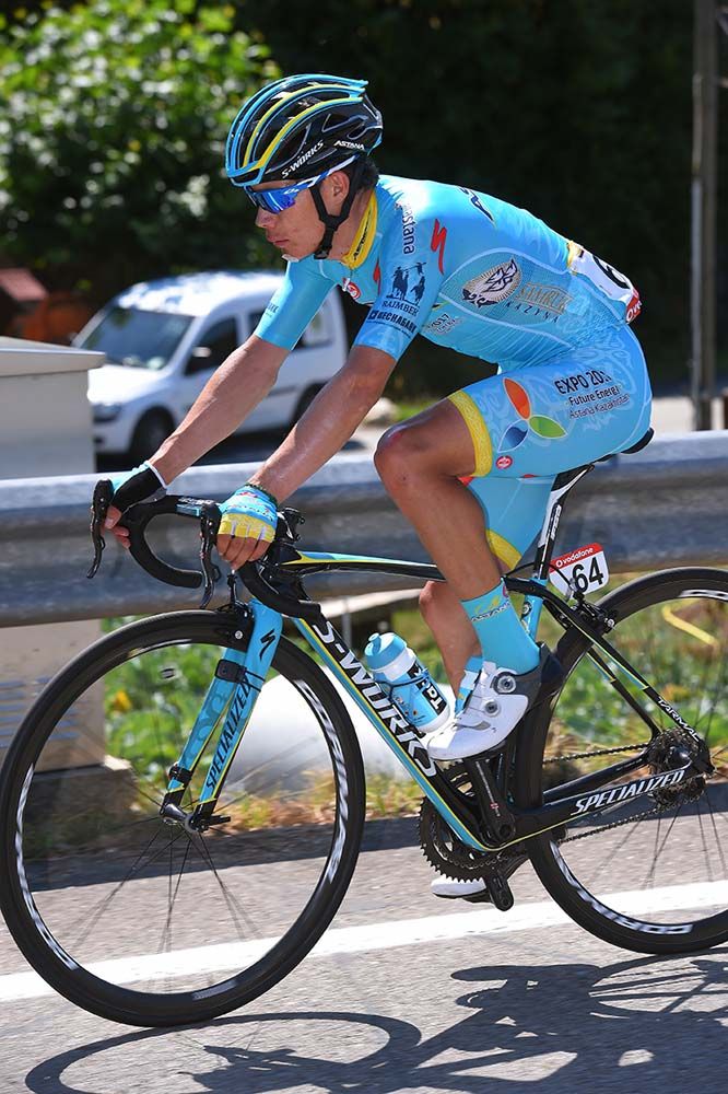 Miguel Angel Lopez (Astana) fought on despite losing three teeth in a crash
