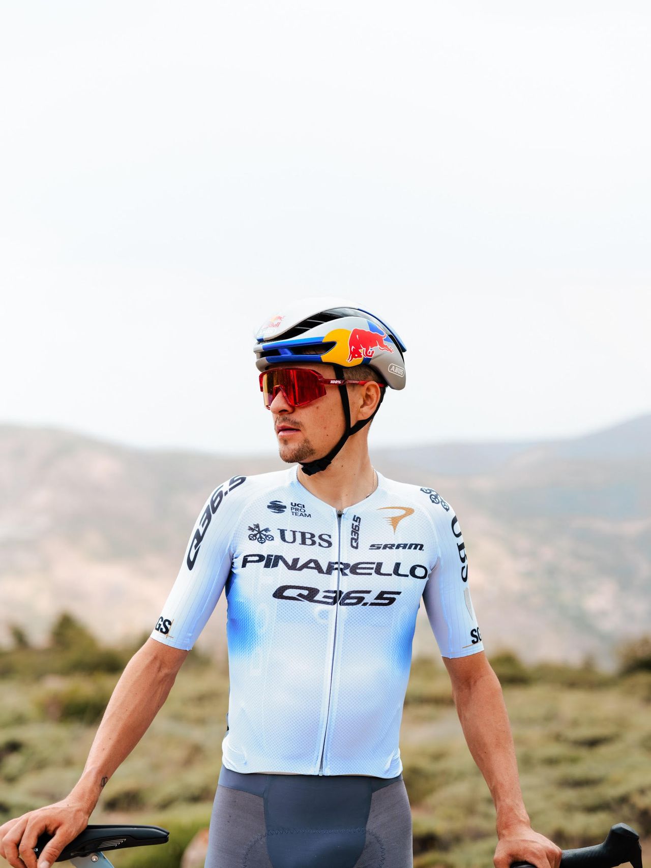 Pinarello-Q36.5 model their new Tour de France jersey, which is light grey with blue accents