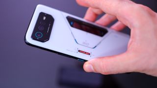 Photo of the Asus ROG Phone 6 – Pro edition in white