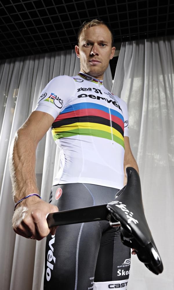 This image of Thor Hushovd became the cover of the November issue