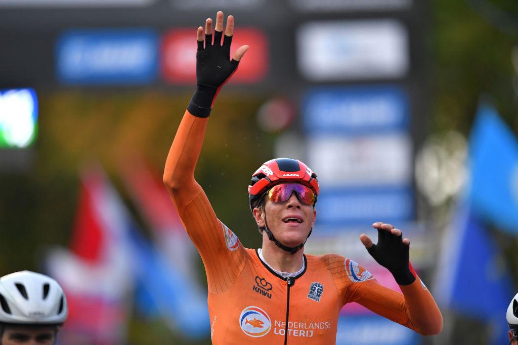 Nils Eekhoff celebrates his win in the U23 road race