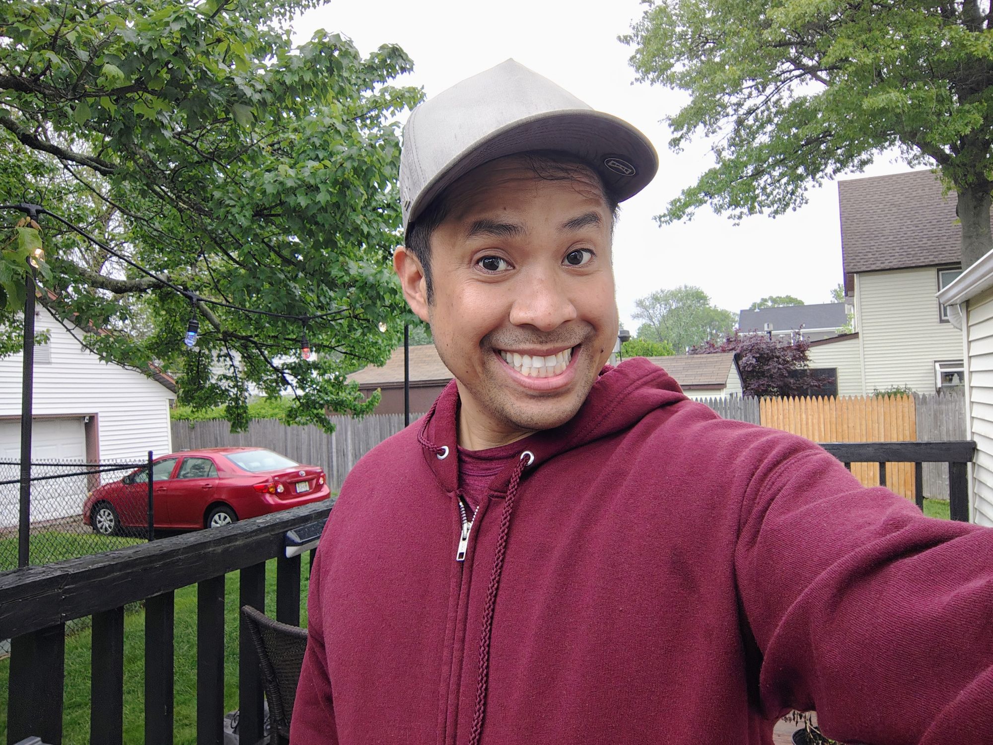 Motorola Razr Plus 2024 selfie sample.