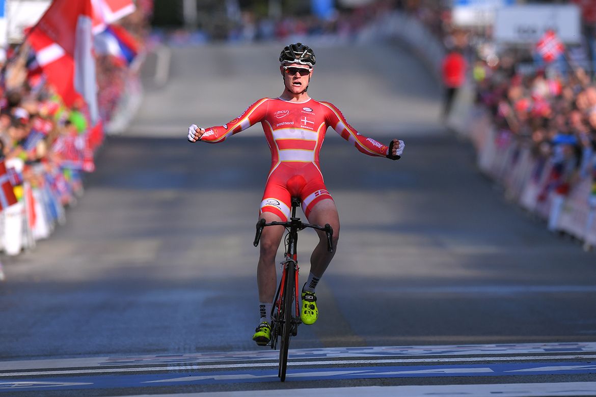 Julius Johansen (Denmark) celebrates his world title.