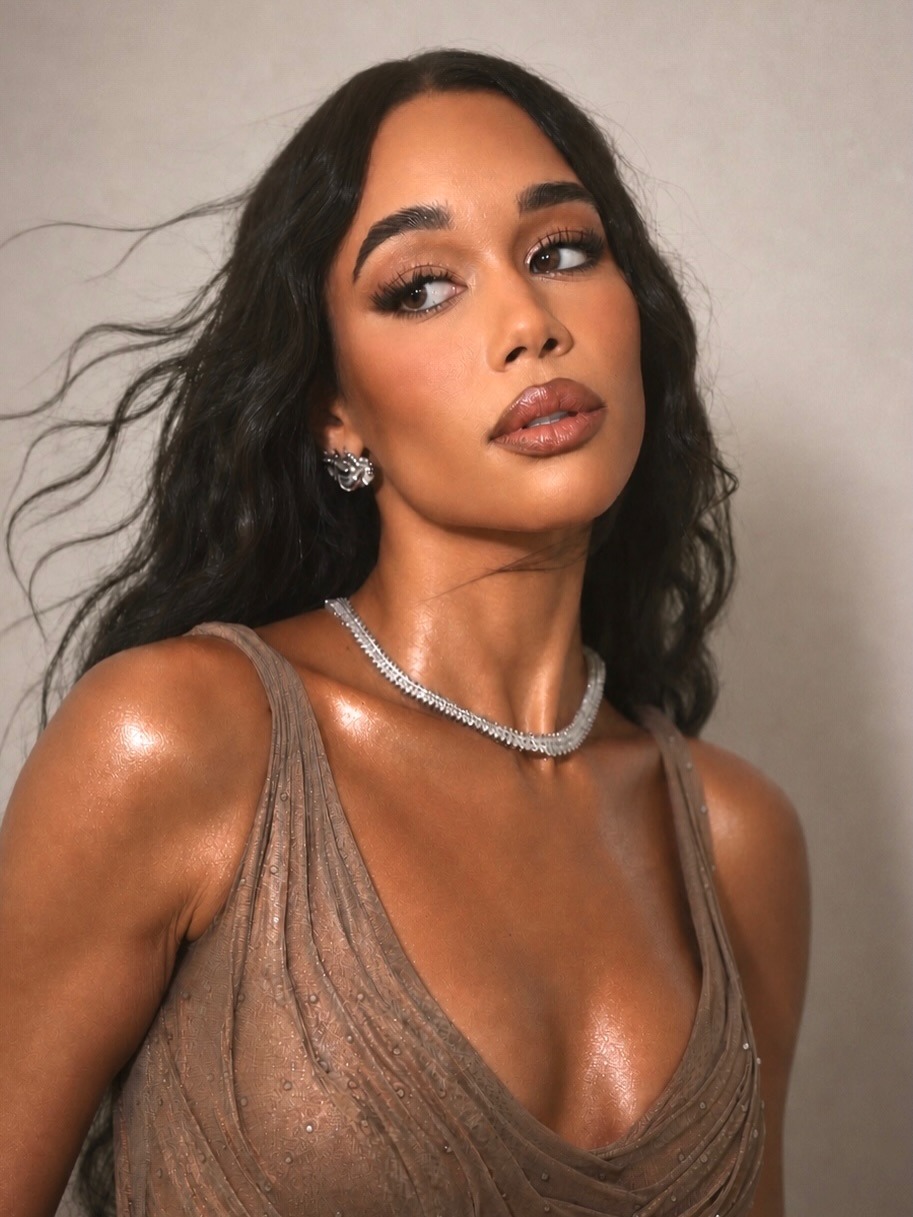 Laura Harrier with loose waves