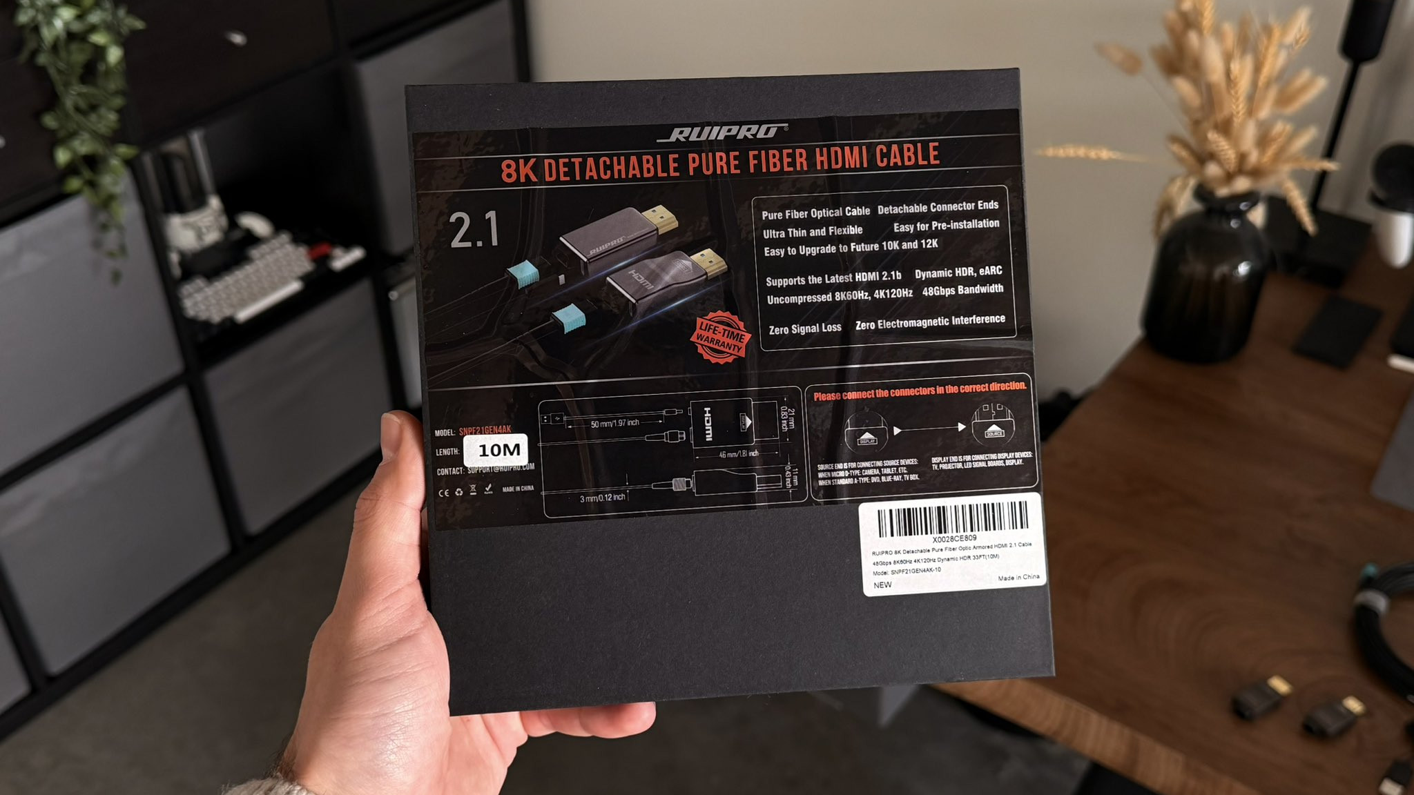 Ruipro Fiber HDMI Cable box, showing specs and instructions
