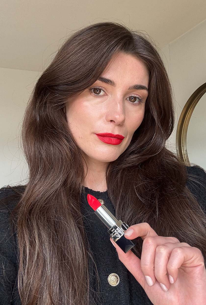 Eleanor wearing Dior lipstick in 999