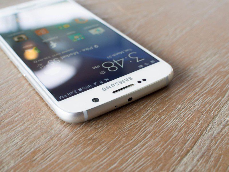 Samsung Galaxy S6 top
