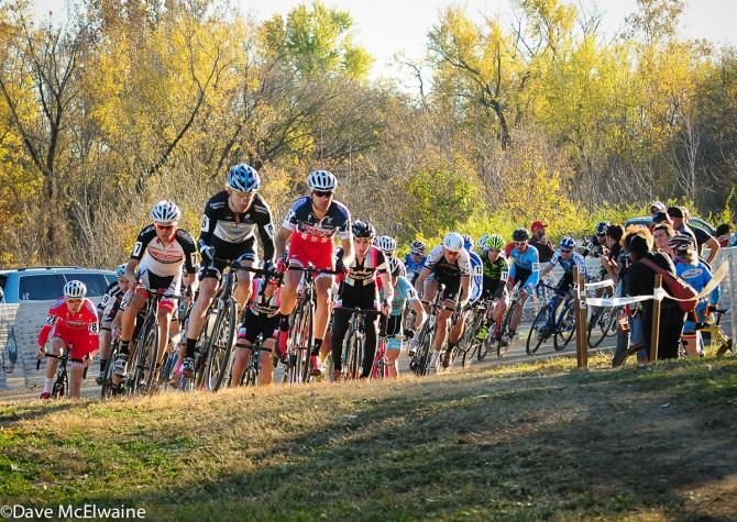 Shawn Milne (Keough Cyclocross/ Felt) taking the race lead after the start