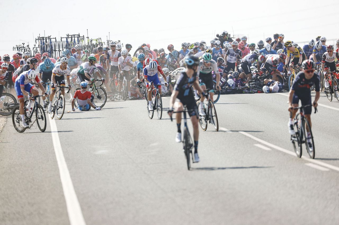 Vuelta Espana 2021 - 76th Edition - 5th stage Tarancon - Albacete 184,4 km - 18/08/2021 - Crash - photo Luis Angel Gomez/BettiniPhoto&Acirc;&copy;2021