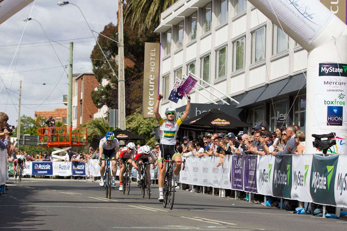 Kimberly Wells wins the Stan Siejka Classic