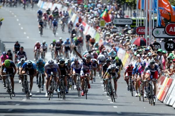 The sprint is on, but it looks like Andre Greipel will easily take the win.