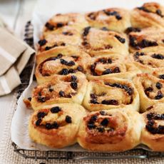 Chelsea-buns-recipe-baking-photo