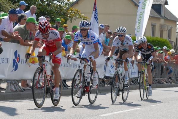 Julian El Fares (Cofidis) drives the break.