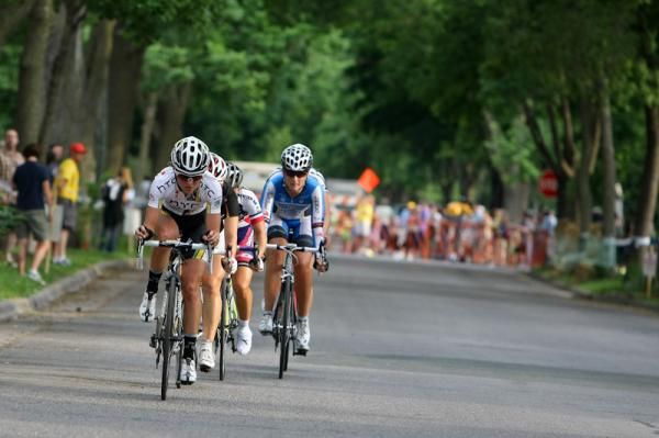 Amanda Miller (HTC-Highroad) leads a break in the women's race.