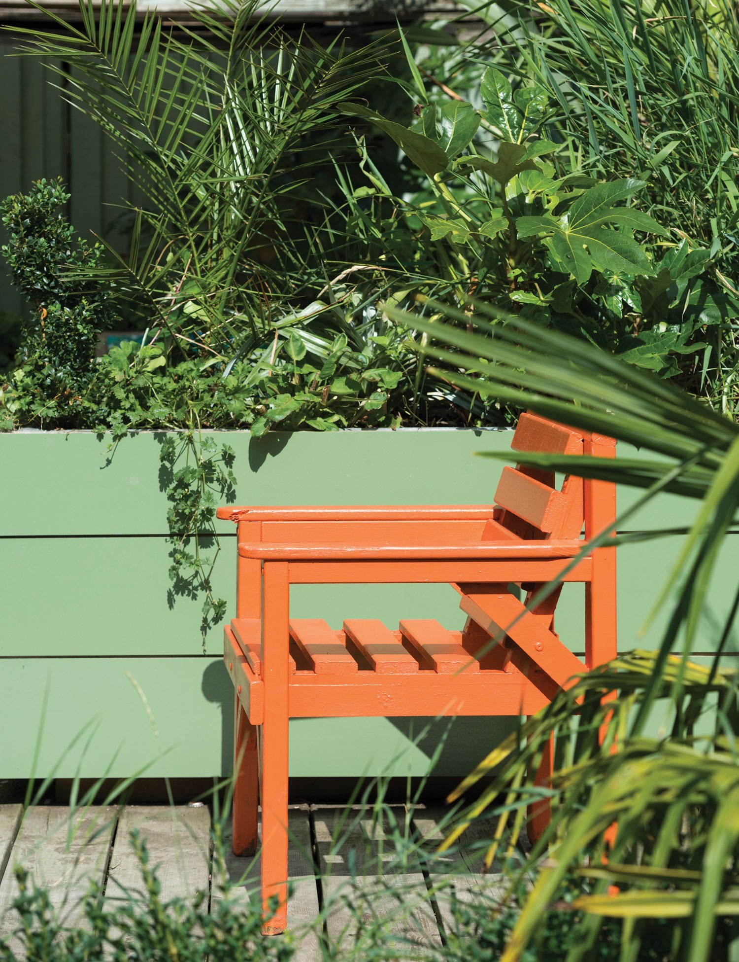 painted garden bench and planter by Farrow & Ball