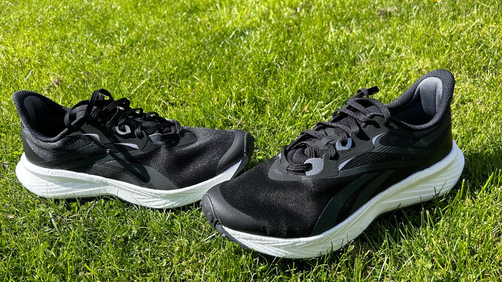 budget nike running shoes