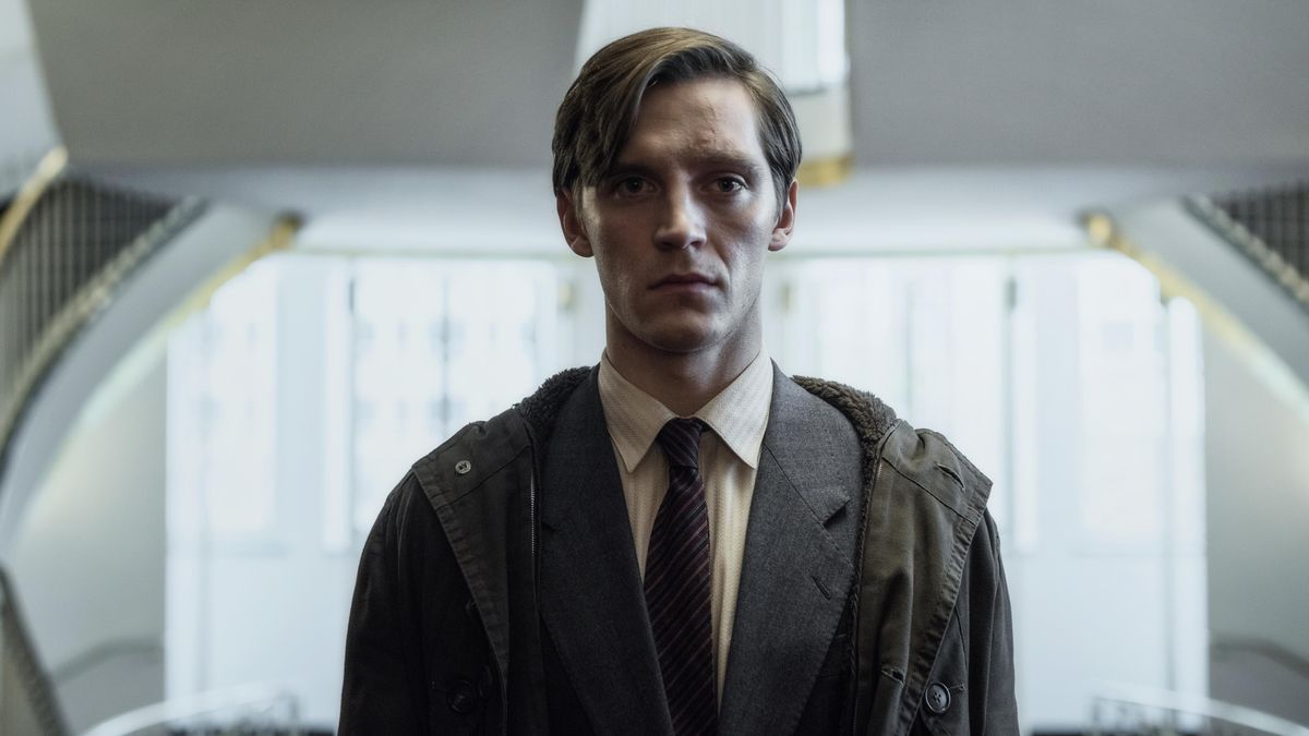 Jonas Nay as Martin Rauch in Deutschland 89