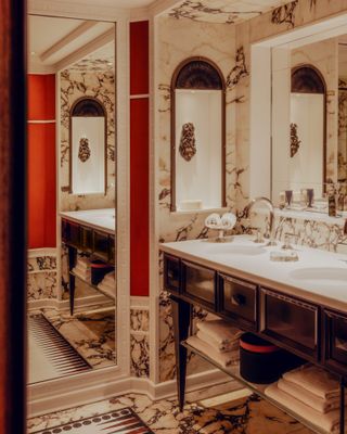 Orient Express Corinthian suite bathroom