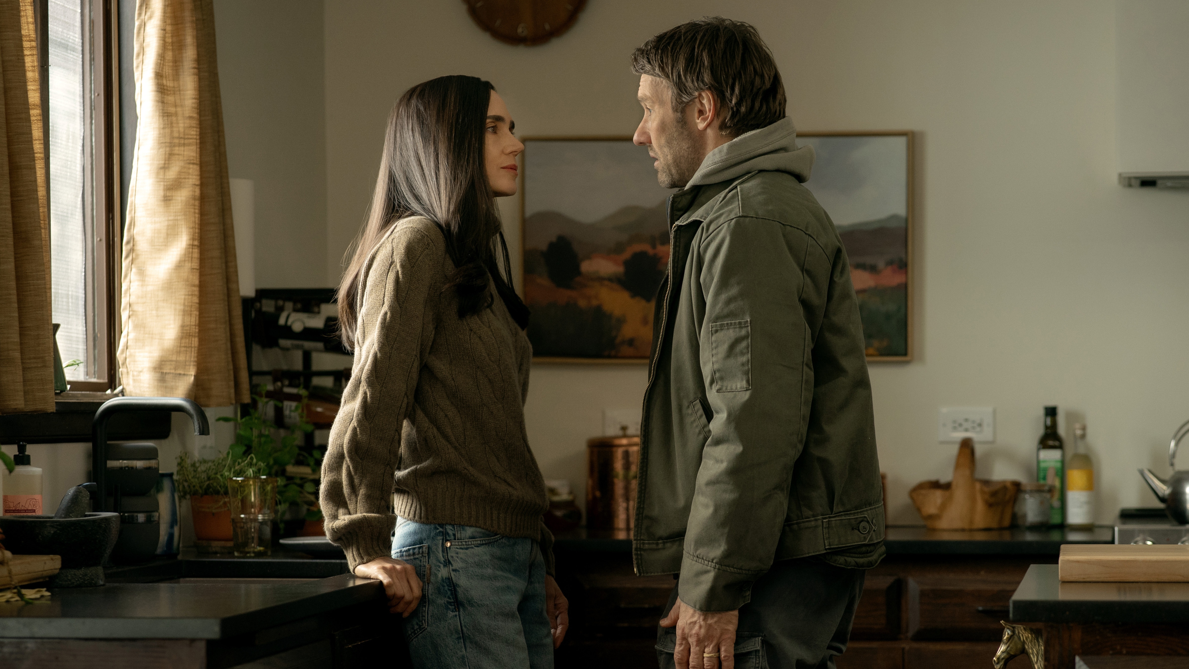 Daniela (Jennifer Connelly) and Jason (Joel Edgerton) talking to each other in Dark Matter season 2.