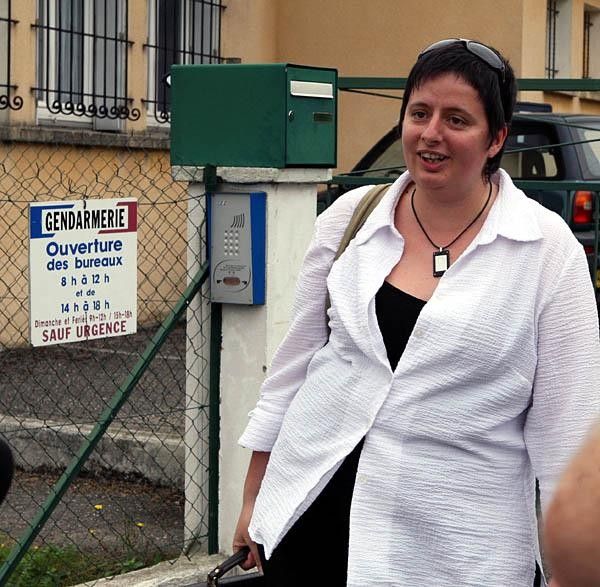 The lawyer of Riccardo Ricc&ograve; (Saunier Duval-Scott) leaves the police station.