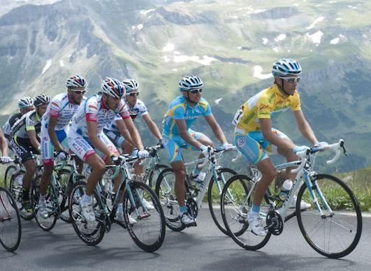 Fredrik Kessiakoff (Astana) in the leader's yellow jersey.