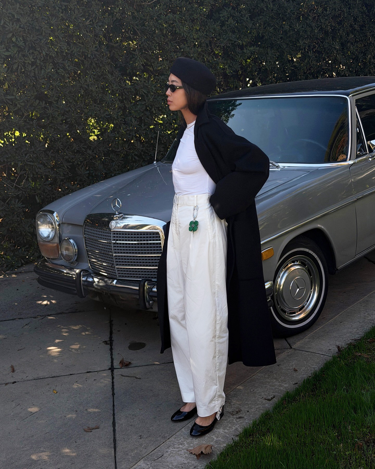 Influencer wearing white pants