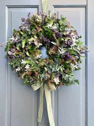 purple christmas wreath ideas