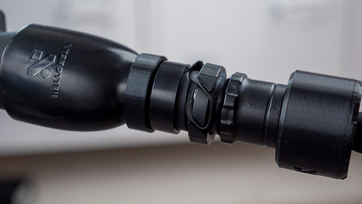 HelloReal putter accessory for Meta Quest controllers