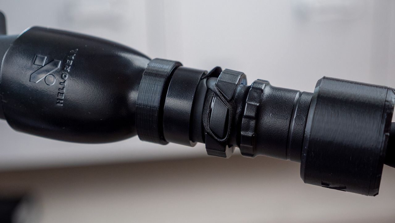 HelloReal putter accessory for Meta Quest controllers