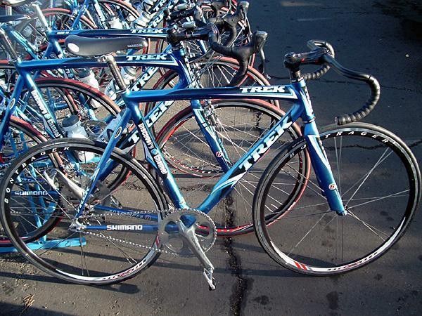 Look Ma, no brakes - Lance&rsquo;s track bike in Discovery Team livery.