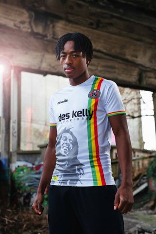 Sales of the kit will help to support asylum centres in Ireland (Bohemian FC)