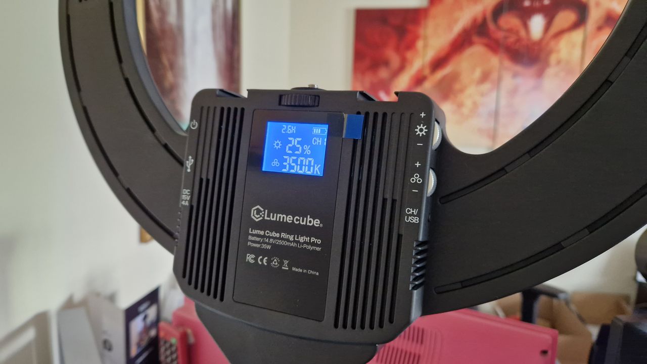 Lumecube Ring Light Pro's controls and back screen display