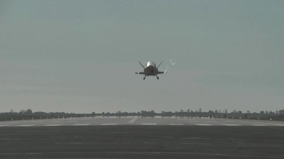 Mysterious X-37B Military Space Plane's Landing In Photos | Space