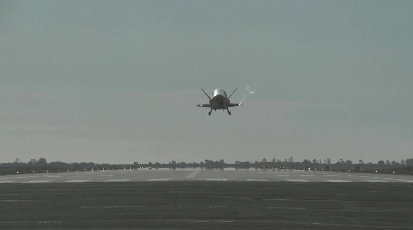 Mysterious X-37B Military Space Plane's Landing in Photos | Space