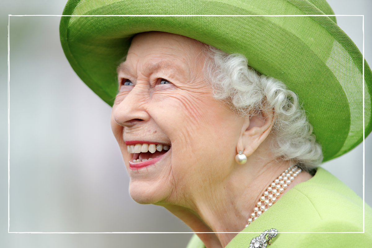 When is the extra bank holiday in 2022 for the Queen's Platinum Jubilee