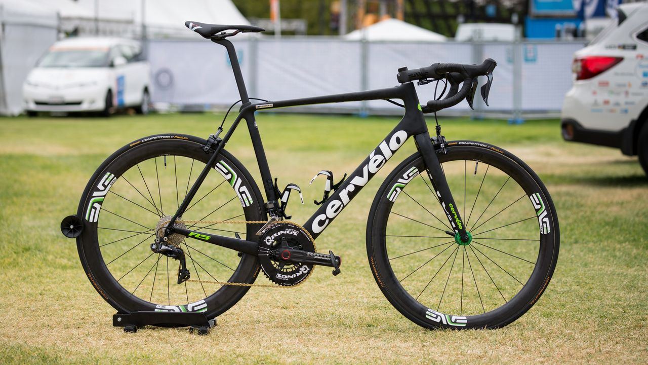 Team Dimension Data's Cervelo R5 with Shimano Dura-Ace R9150, ROTOR cranks and ENVE SES 4.5 wheels