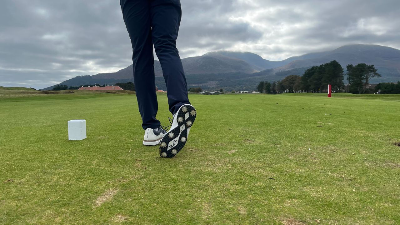 Sun Day Red Pioneer Magnolia Golf Shoe