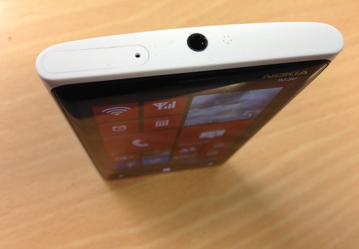 Nokia Lumia 920 - Thickness