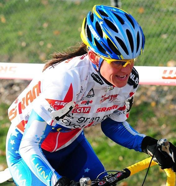 Katerina Nash (Luna Pro Team) cresting a hill.