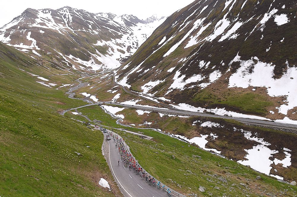 Mountains set the back drop for stage 5 at the Tour de Suisse