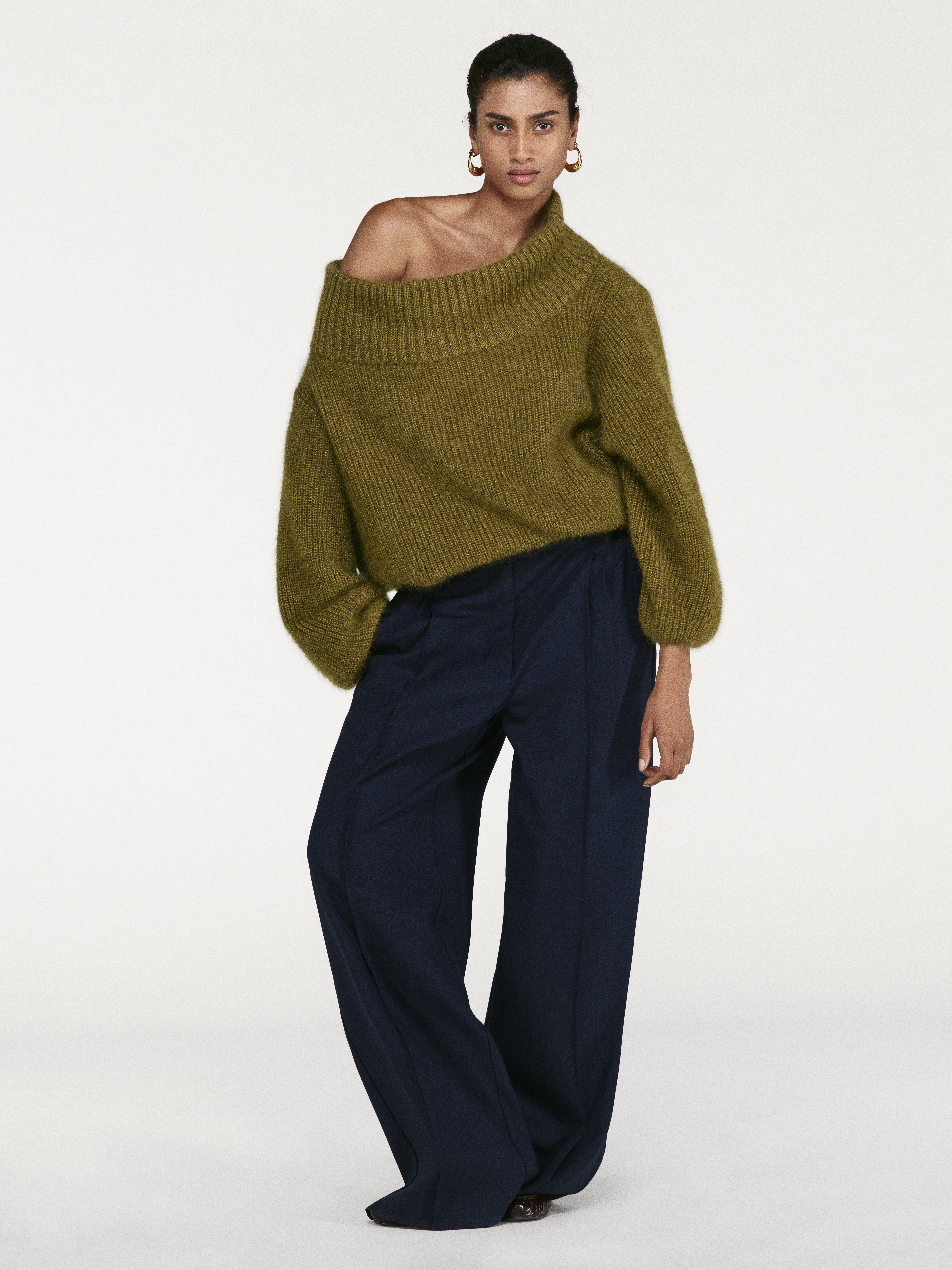 Model wearing the pieces from the S&amp;eacute;zane Fall 2026 collection.