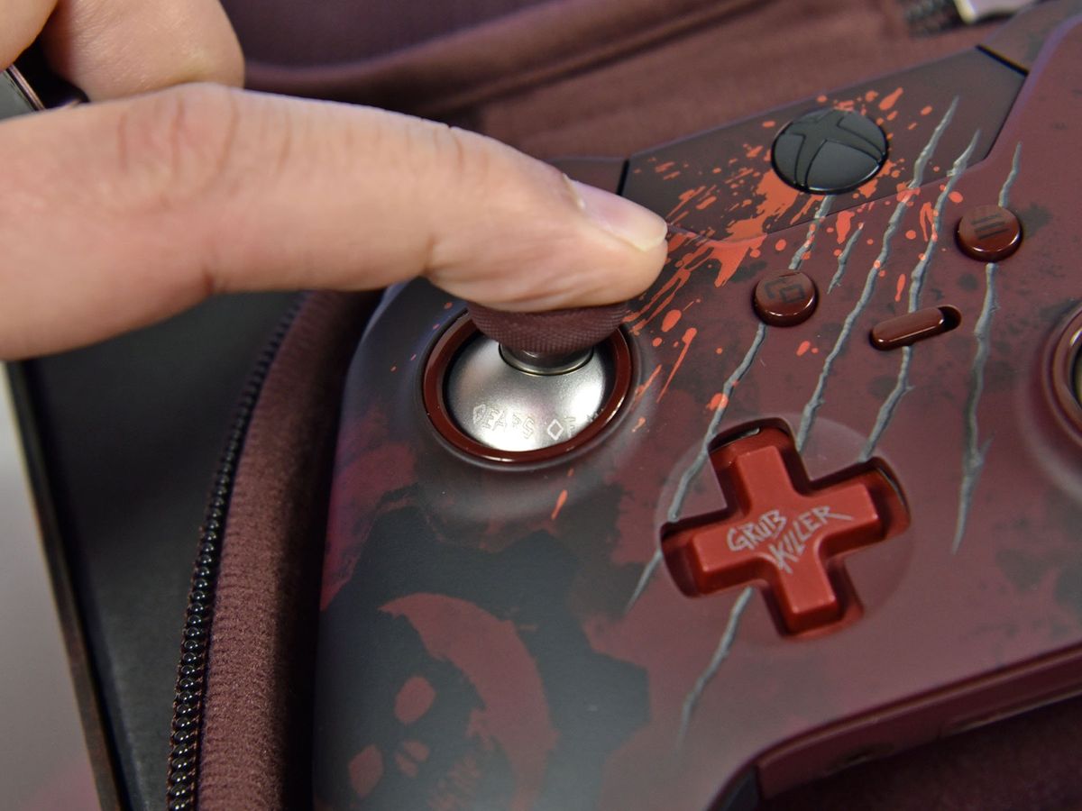 Reviewing the amazing Limited Edition Xbox Elite Gears of War ...