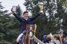 Thibault Fournier celebrating his win