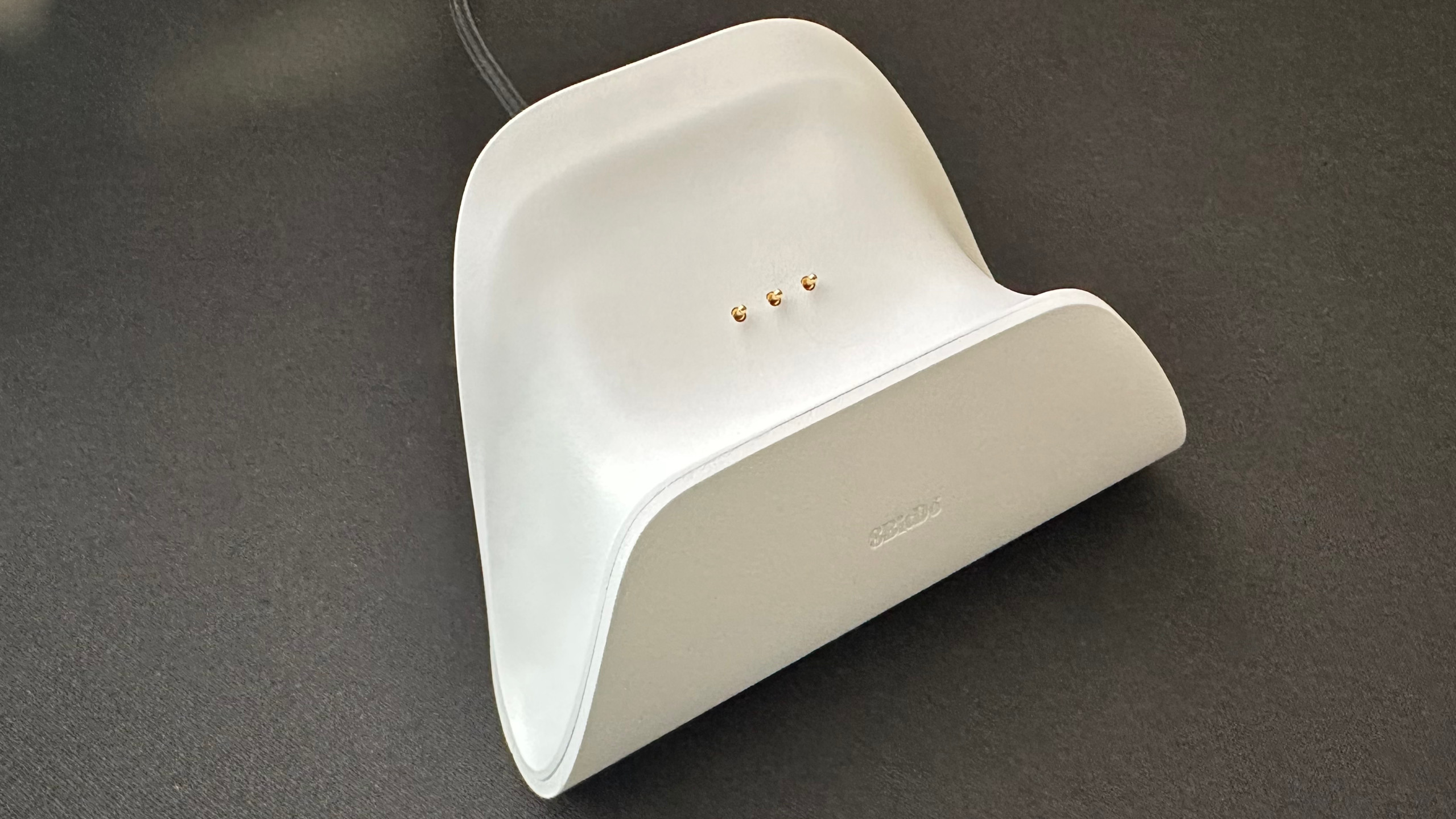 A photo of the 8BitDo Ultimate 2 Wireless game controller base