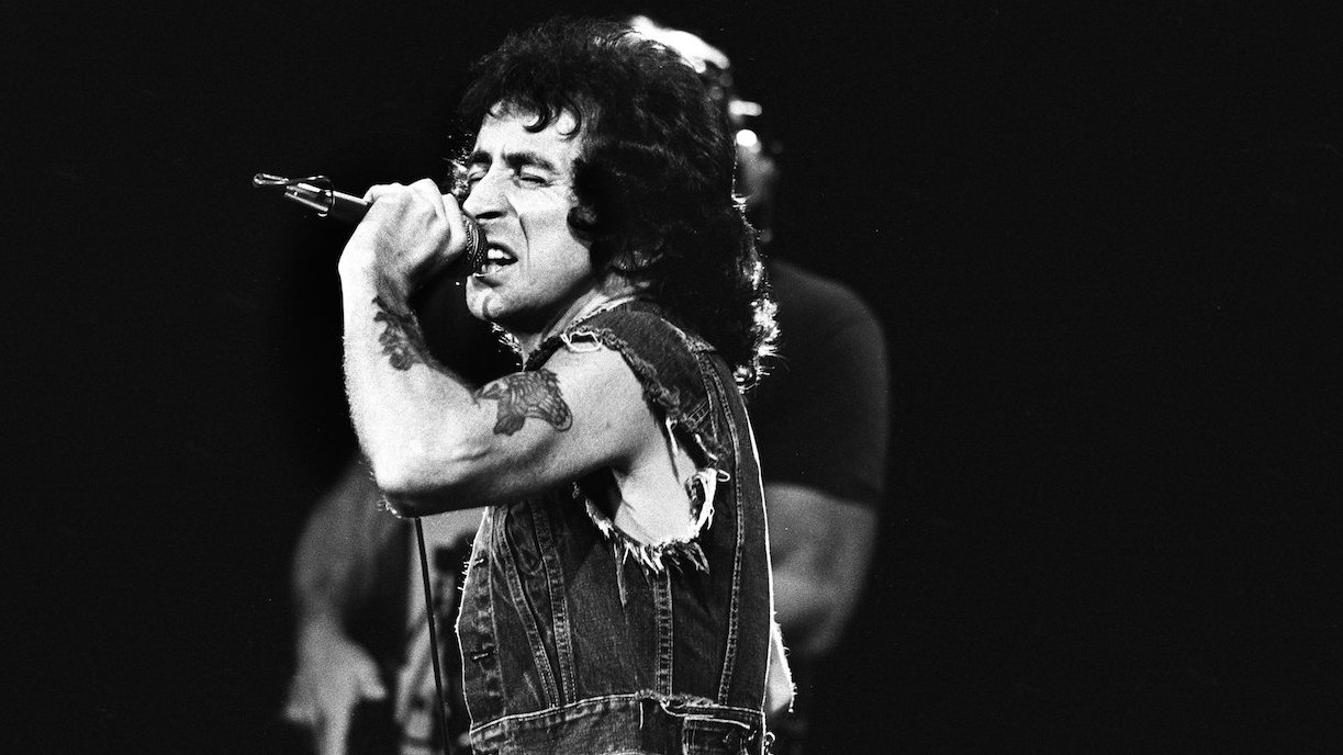 AC/DC - Rocker (Live) ft. Bon Scott MP3 Download & Lyrics