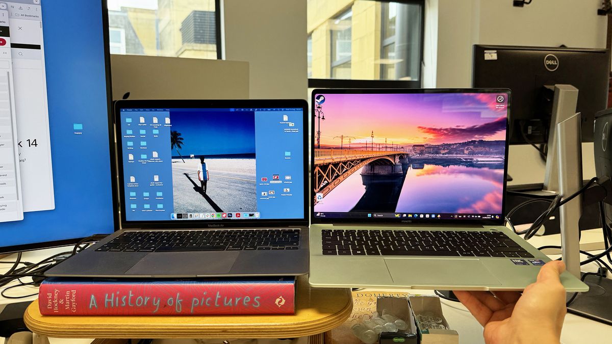 The MacBook Air M1 next to the MateBook 14 Ultra Pro. 