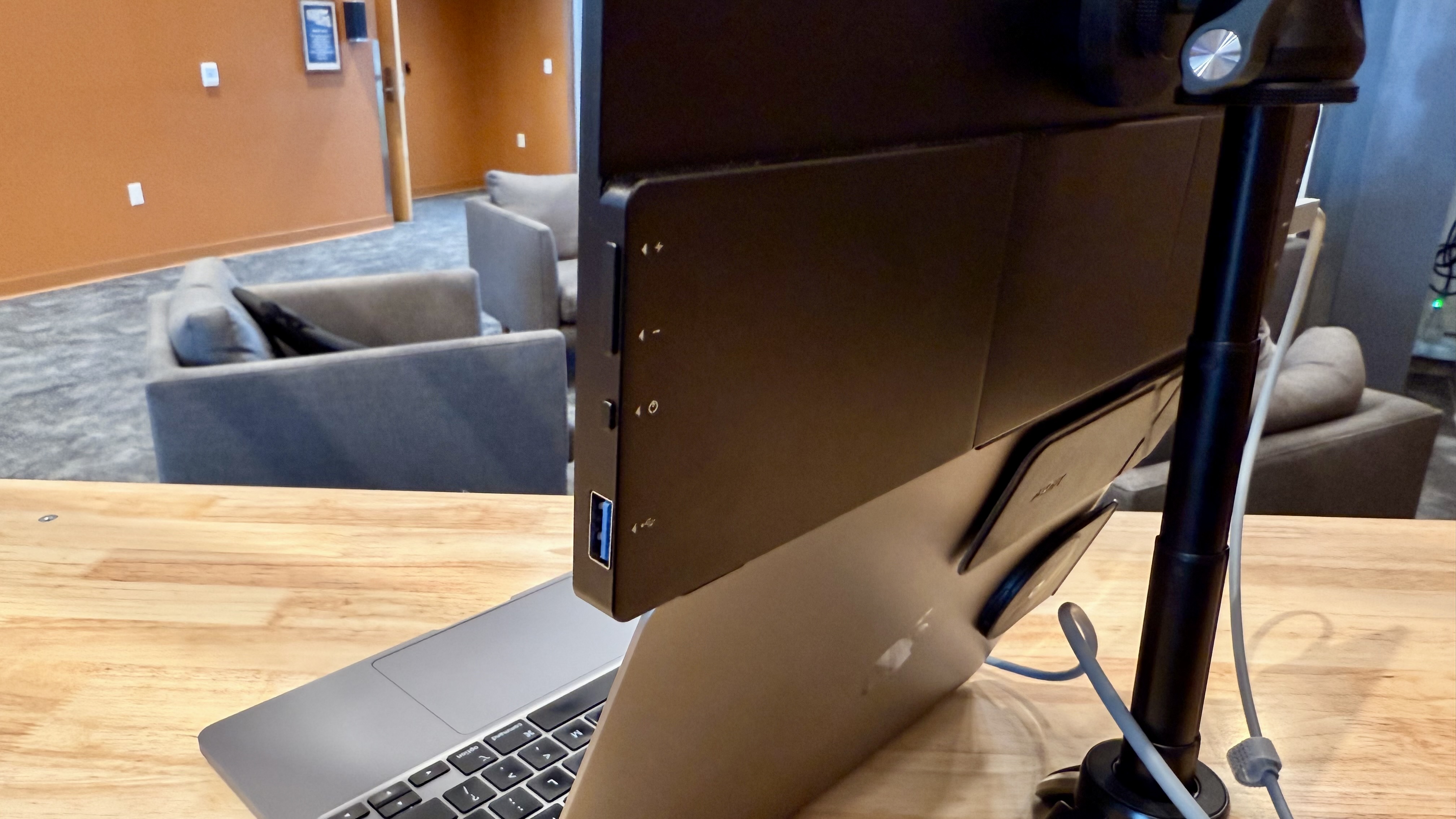 TernSetups 4K OLED 16-inch