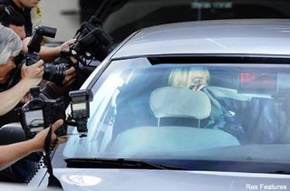 Lindsay Lohan - Lindsay Lohan enters jail - Celebrity News - Marie Claire